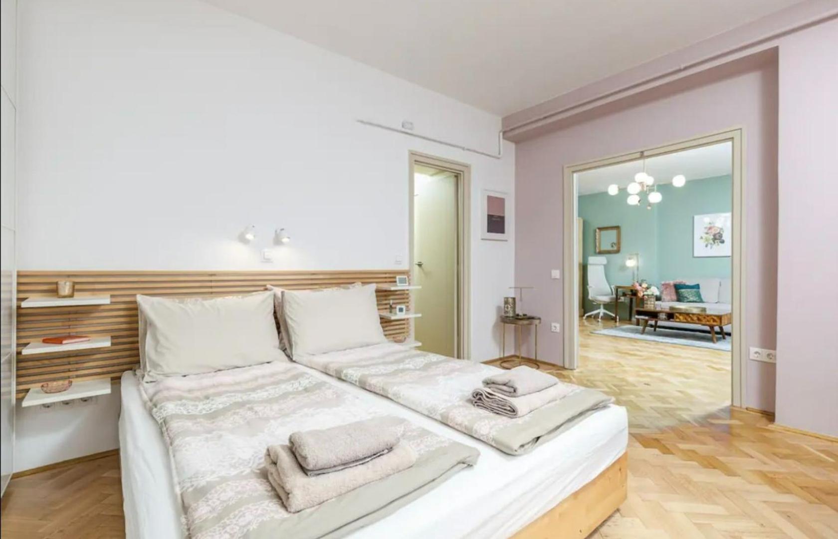 Elegant Escape By Buda Castle For Pleasure Seekers Будапеща Екстериор снимка