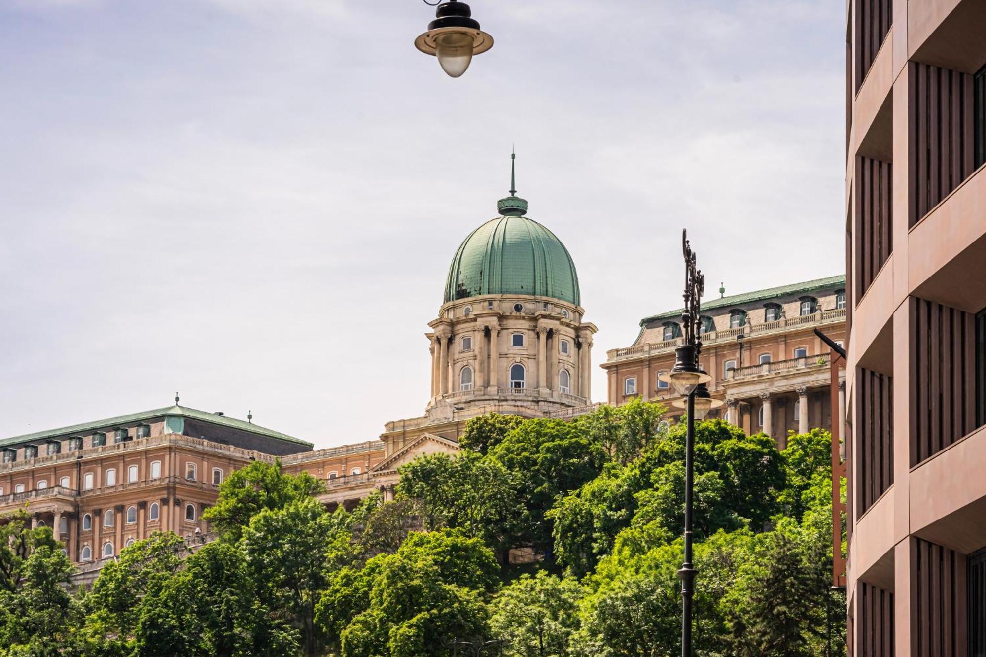 Elegant Escape By Buda Castle For Pleasure Seekers Будапеща Екстериор снимка